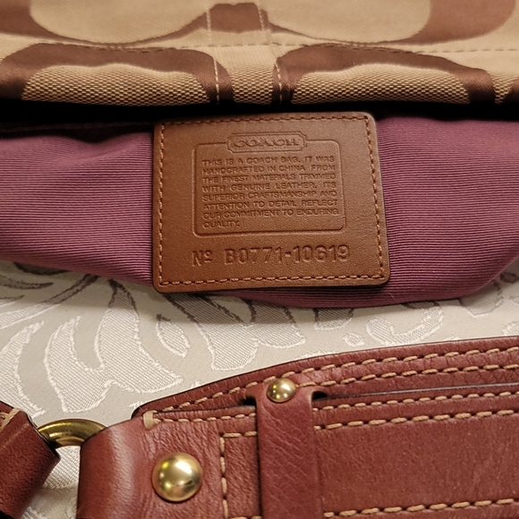 NWOT LARGE COACH CARLY BAG - Picture 2 of 8